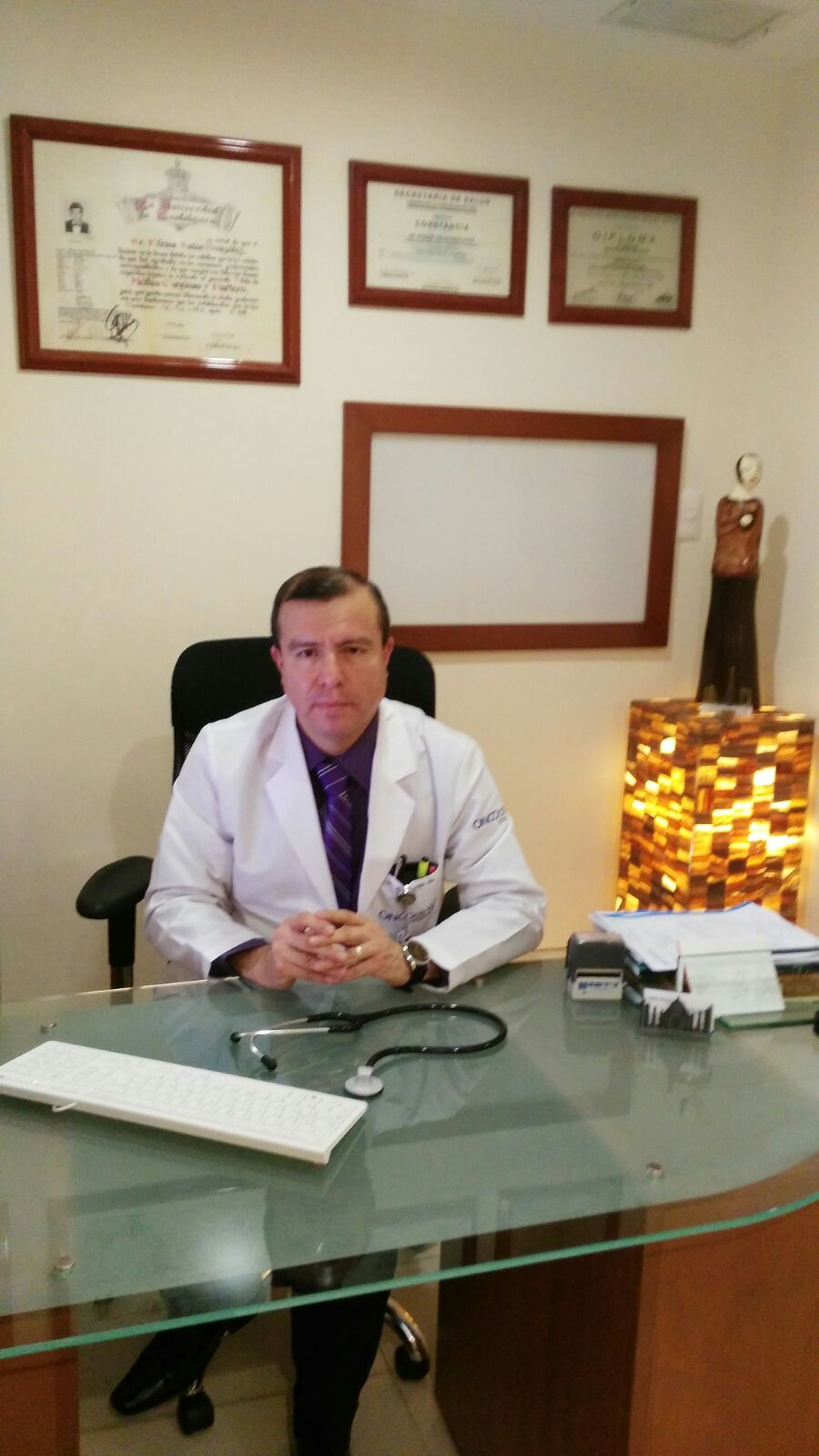 ​Dr. Efraín Salas González